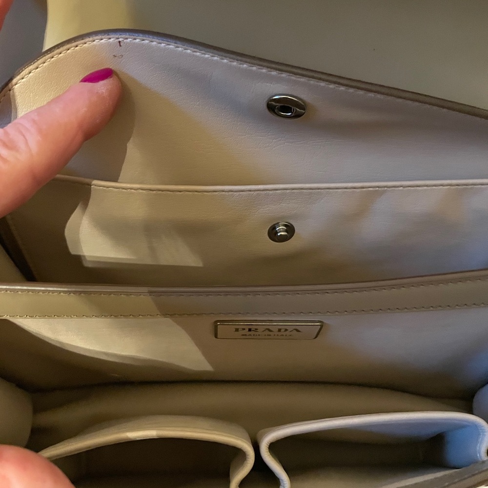 Prada leather bag - Picture 7 of 11